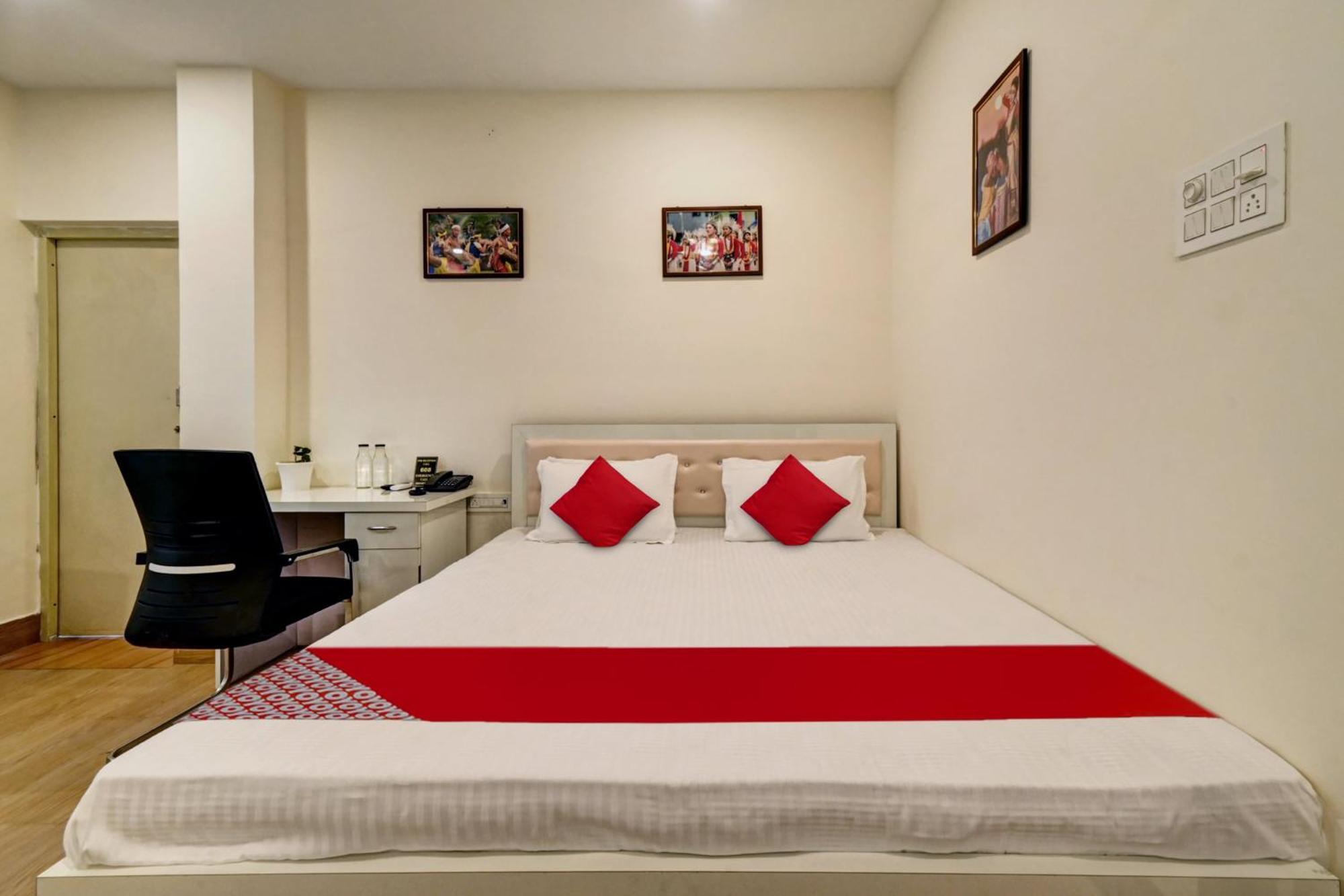 Super Hotel O Axom Inn Barpeta Экстерьер фото