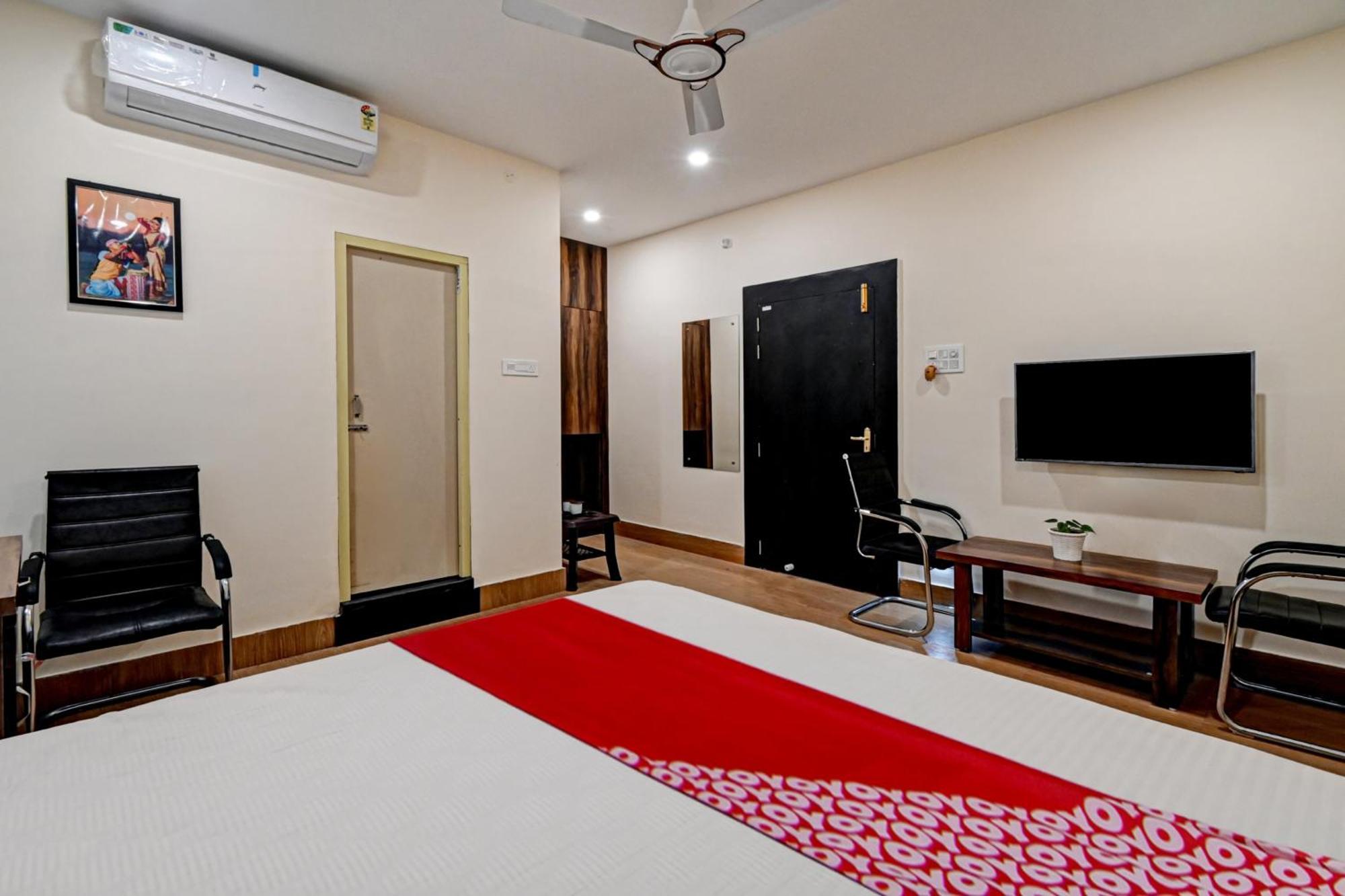 Super Hotel O Axom Inn Barpeta Экстерьер фото