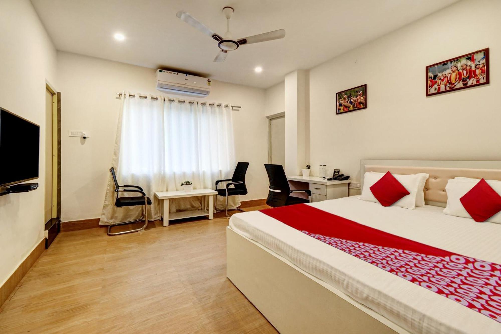 Super Hotel O Axom Inn Barpeta Экстерьер фото